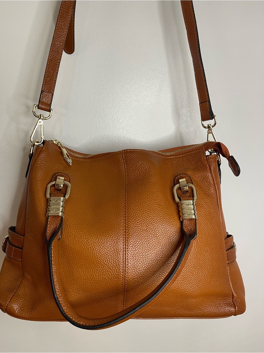 Ainimoer Leather Shoulder Bag in Cognac Brown. GENTLY Loved. Like new